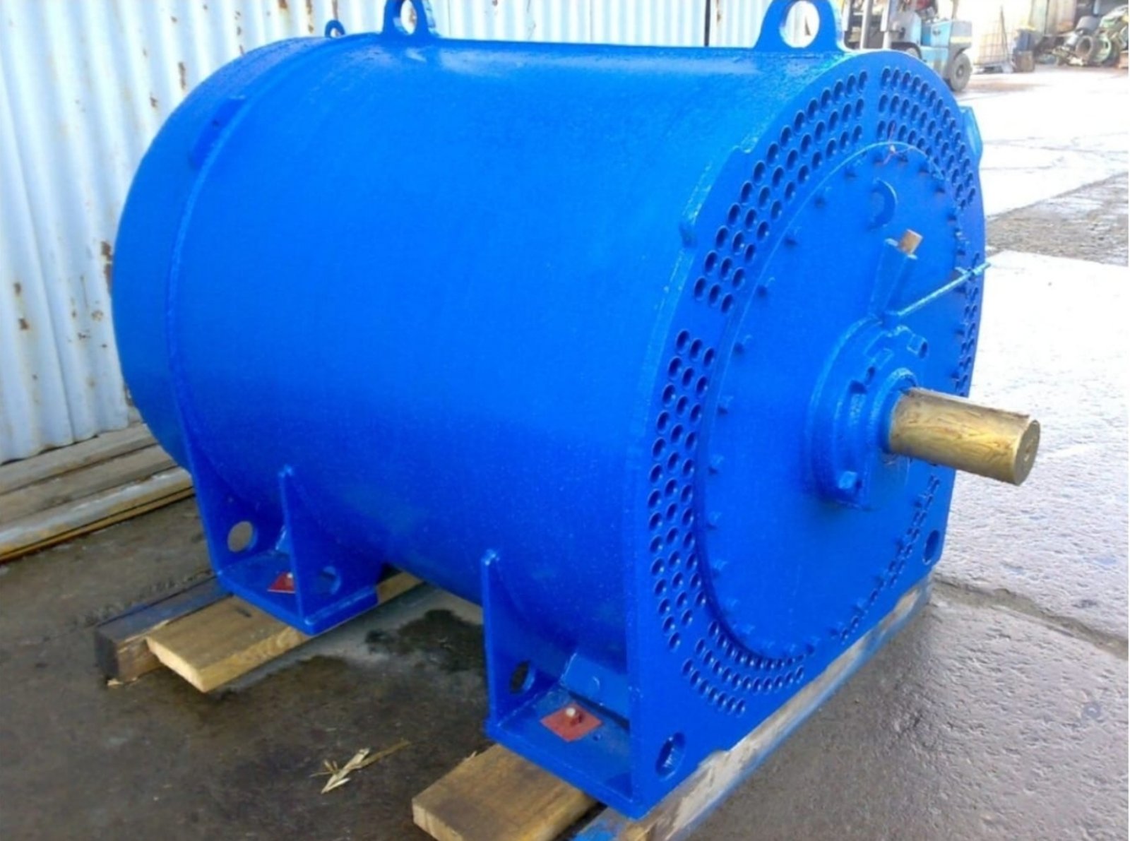 Электродвигатель ВАО2-560М4