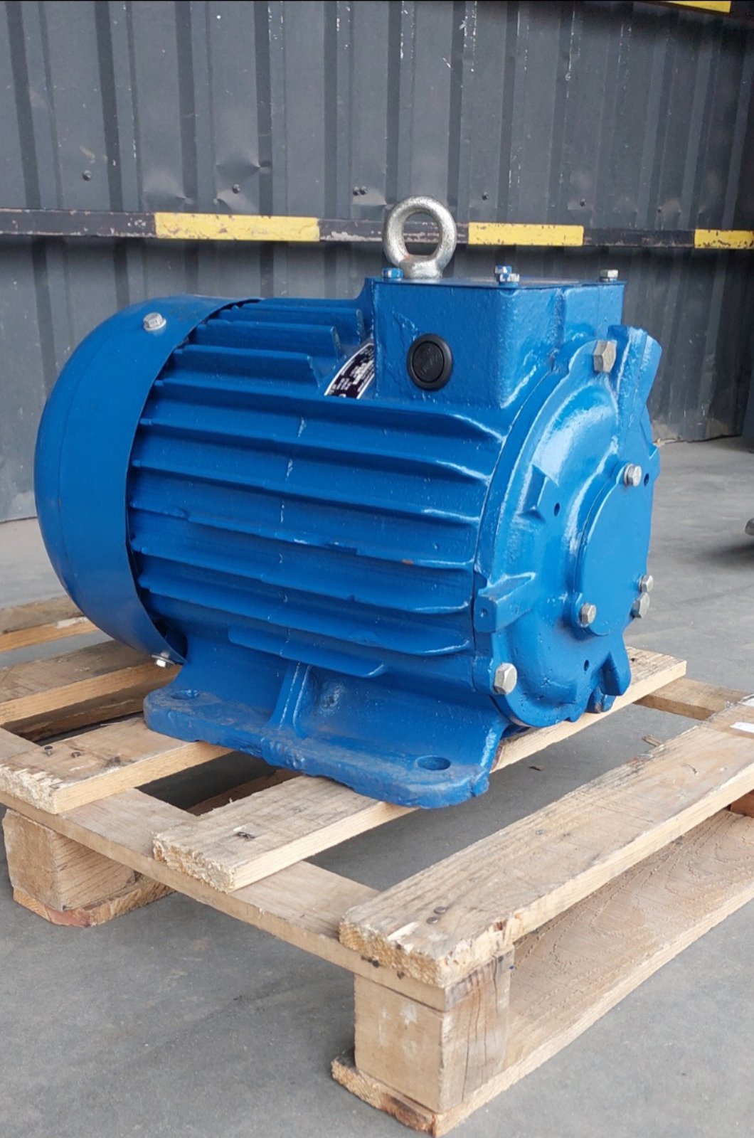 0-02-05-724122b687adc49bd3650eadc374cac2debc610f6bc65512845045d96db5d451_1cb79c281ad652 Электродвигатель крановый МТКН / МТКF 211-6 7,5 кВт 1000 об./ мин с короткозамкнутым ротором.