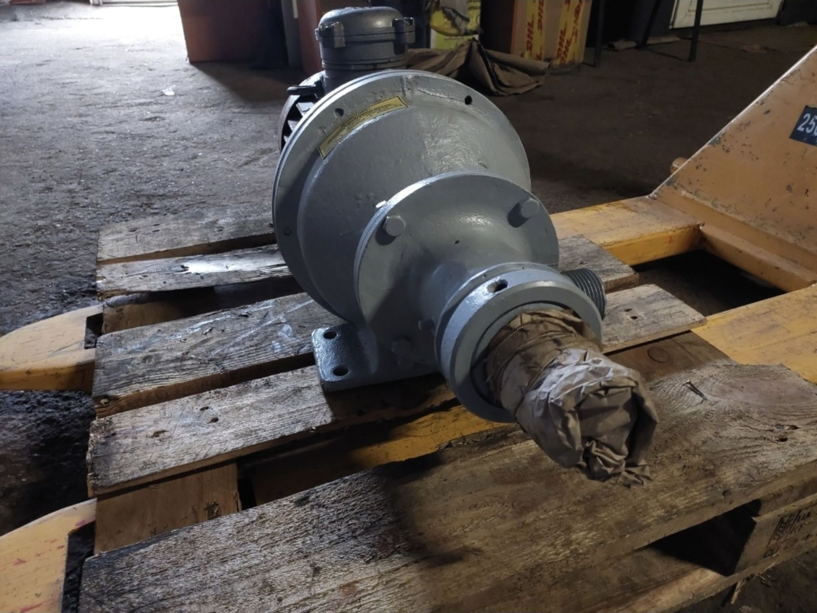 0-02-05-ca46c5e7da969435dd77c0883b09176009d600a84245b554a46359cda19e07d3_1c55d1eeb1ab77 Редуктор вращения для самоходной буровой установки СБУ-100