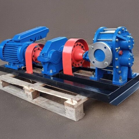 nasos-dlja-perekachki-melassy-patoki-i-gustyh-mass