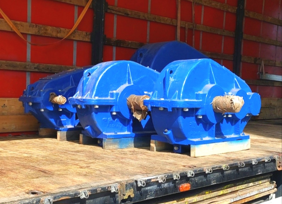 Цилиндрический редуктор Ц2-400